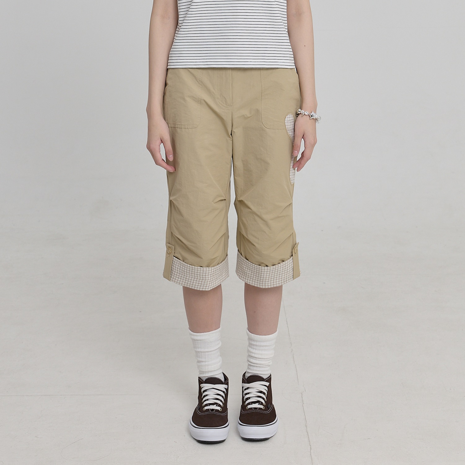 Check Applique Capri Pants BEIGE