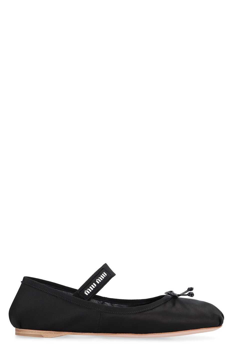 5F794DFDX05QU6_F0002 ブラック 秋冬2022 フラットシューズ レディース ia