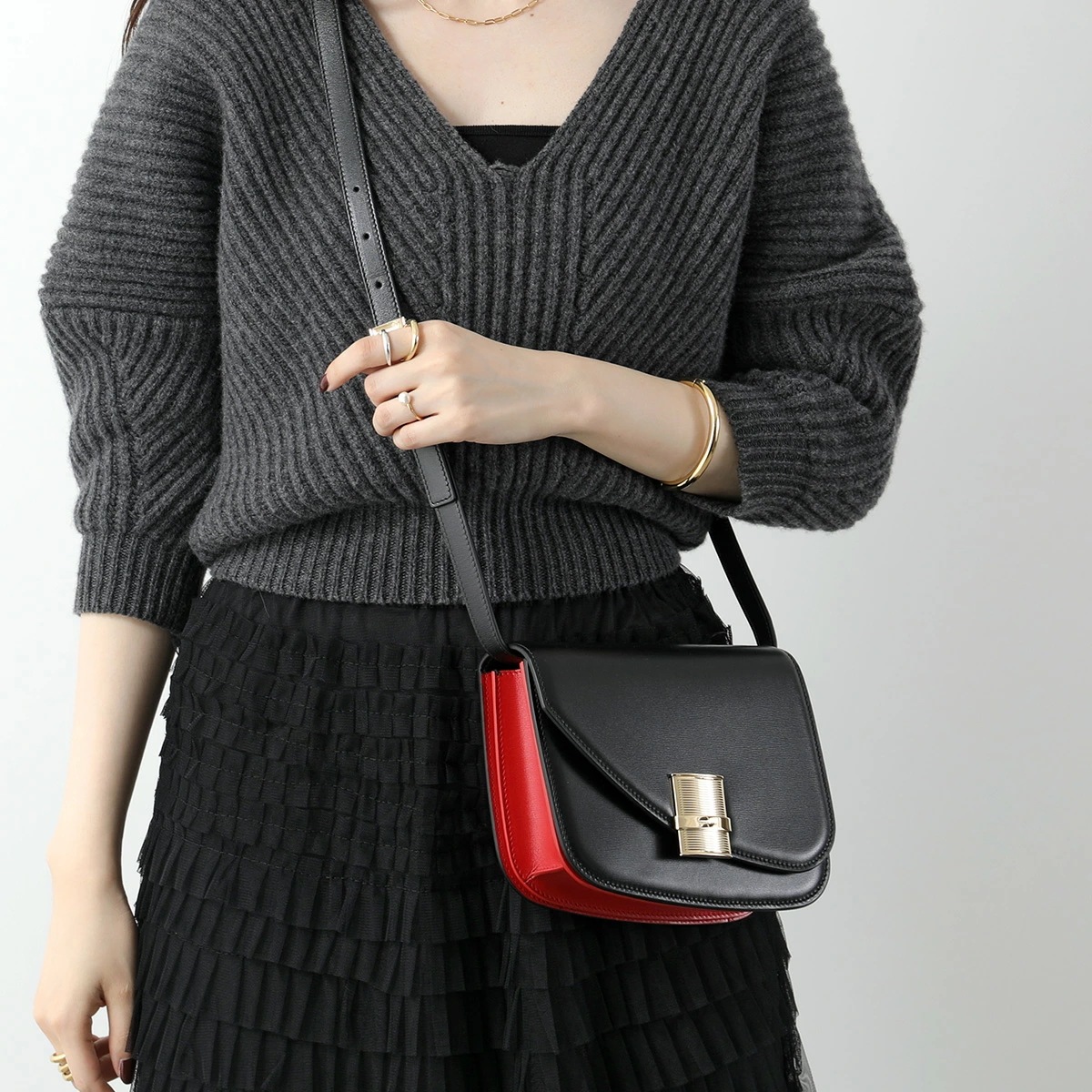 FERRAGAMO フェラガモ ショルダーバッグ FIAMMA フィアンマ S 21 5971 レディース レザー クロスボディ ポシェット 鞄 010