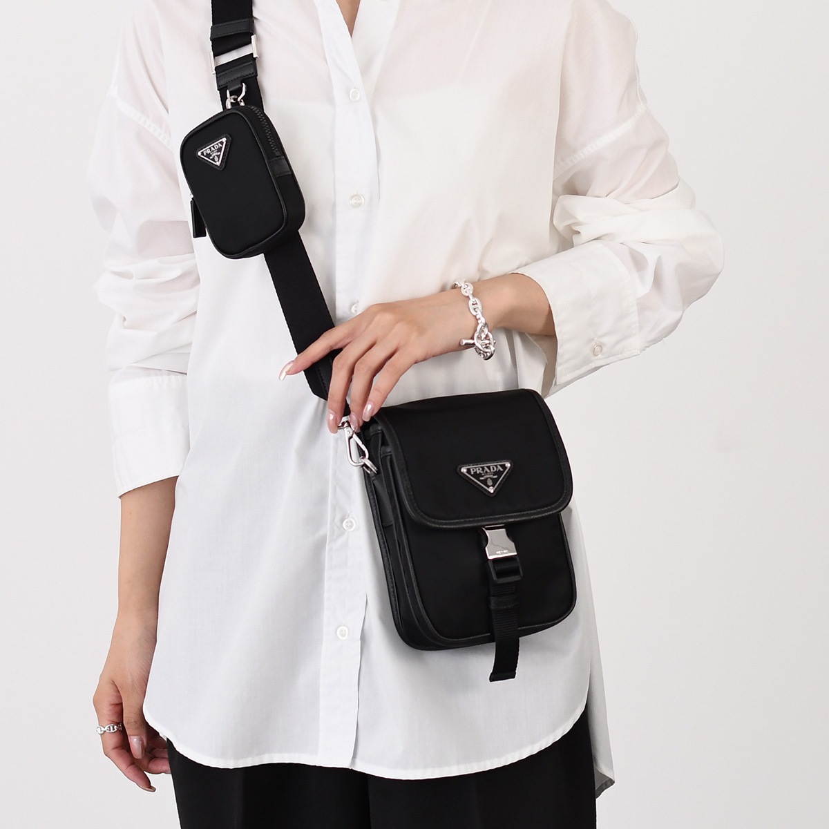 バッグ Re-Nylon×レザー ショルダーバッグ 2VD043 2DMH レディース 女性 ユニセックス NERO ブラック 黒 Re-Nylon シンプル 人気 おすすめ ギフ 139,900円
