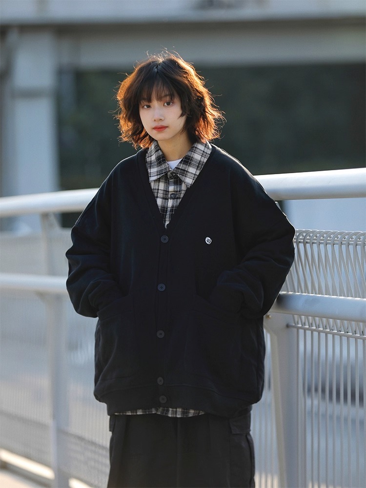 レディース トップス ニット カーディガン アウター 上着 ミモレ 長袖 Vネック 襟なし ワイド オーバーサイズ ストリート 刺繍 厚手 ニット カジュアル おしゃれ かっこいい こなれ感 ラフ