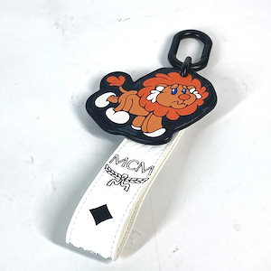 Qoo10] MCM キーホルダー ライオン ロゴ ヴィセトス : バッグ・雑貨