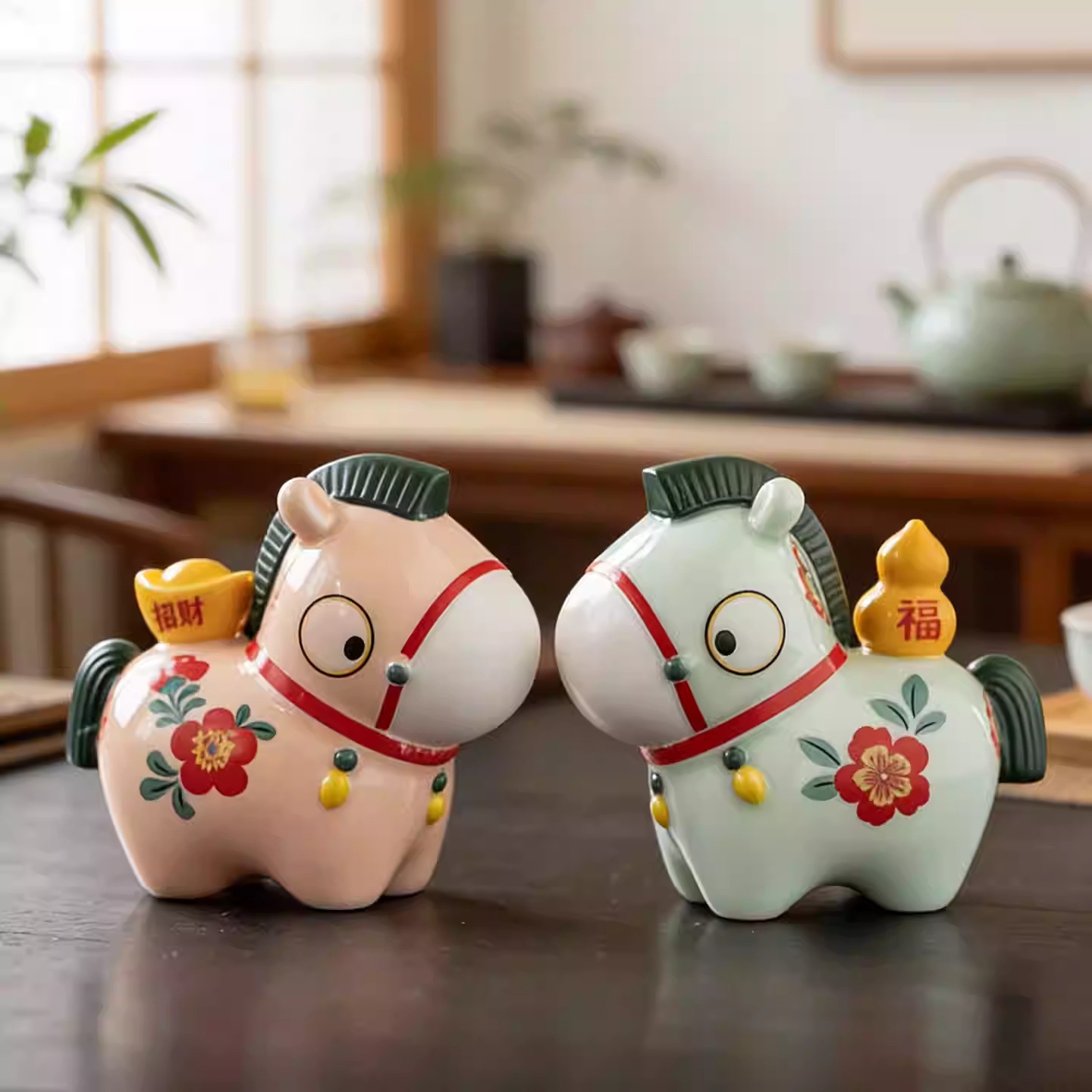 陶器彩绘可愛い小馬一対（2体） 7.7×8.7×4.4cm 馬術愛好者向けギフト／男女用馬人形玩具 自然部屋のインテリア・シルエット彫刻／庭園アート 動物彫像