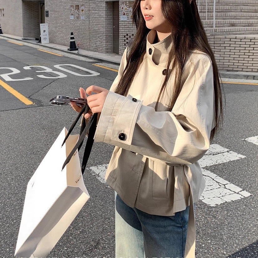 テイクアウトはソウルの休日の初秋に到着しました女性用の韓国風ショートウィンドブレーカージャケット英国風のスタンドカラーウエストジャケット