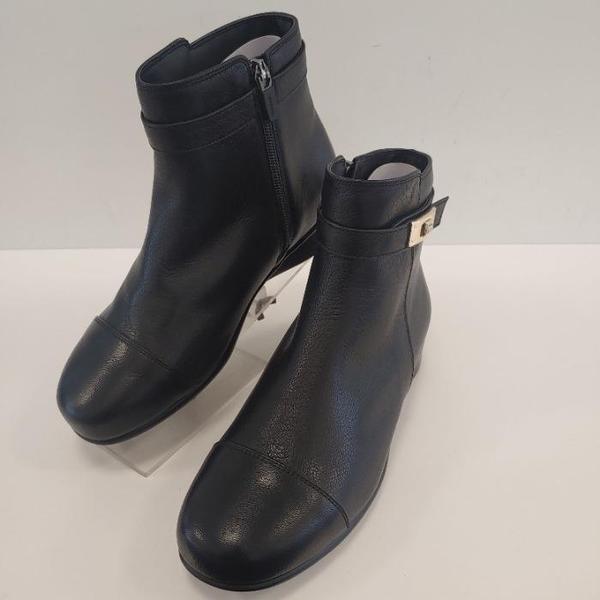 モール14 快適でドレッシーなコンフォートアングルブーツ 光沢感に優れたゴート素材 (S11016303)