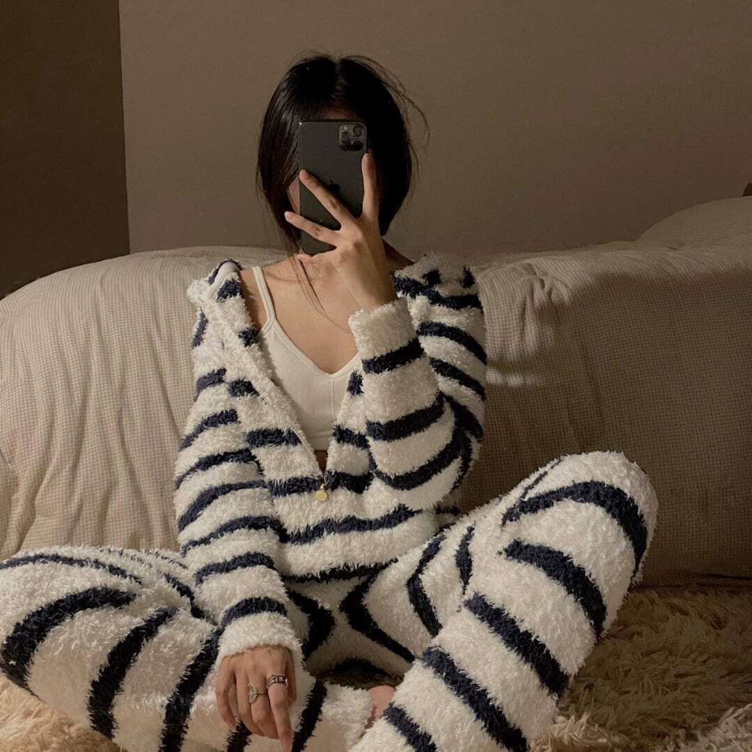 パジャマ レディース ルームウェア 部屋着 長袖 前開き ファスナー フード付き ボトムス パンツ ロング ロング丈 ウエストゴム ボーダー ふわふわ モコモコ かわいい 可愛い フェミニン ガーリー