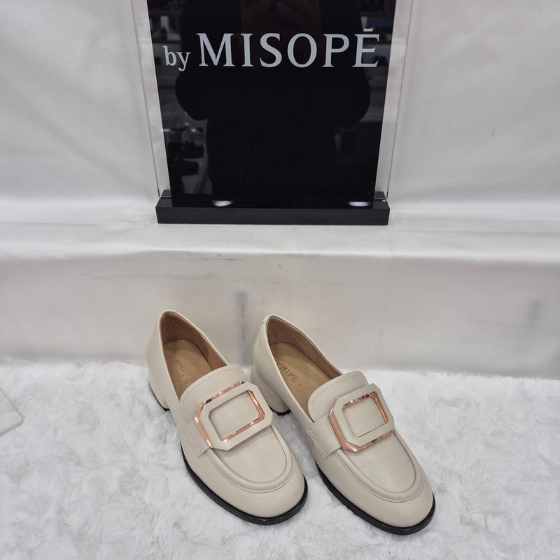 By 女性 ゴールド装飾 クラシック ローファー 112HT339SS012 IVORY 2 JJ