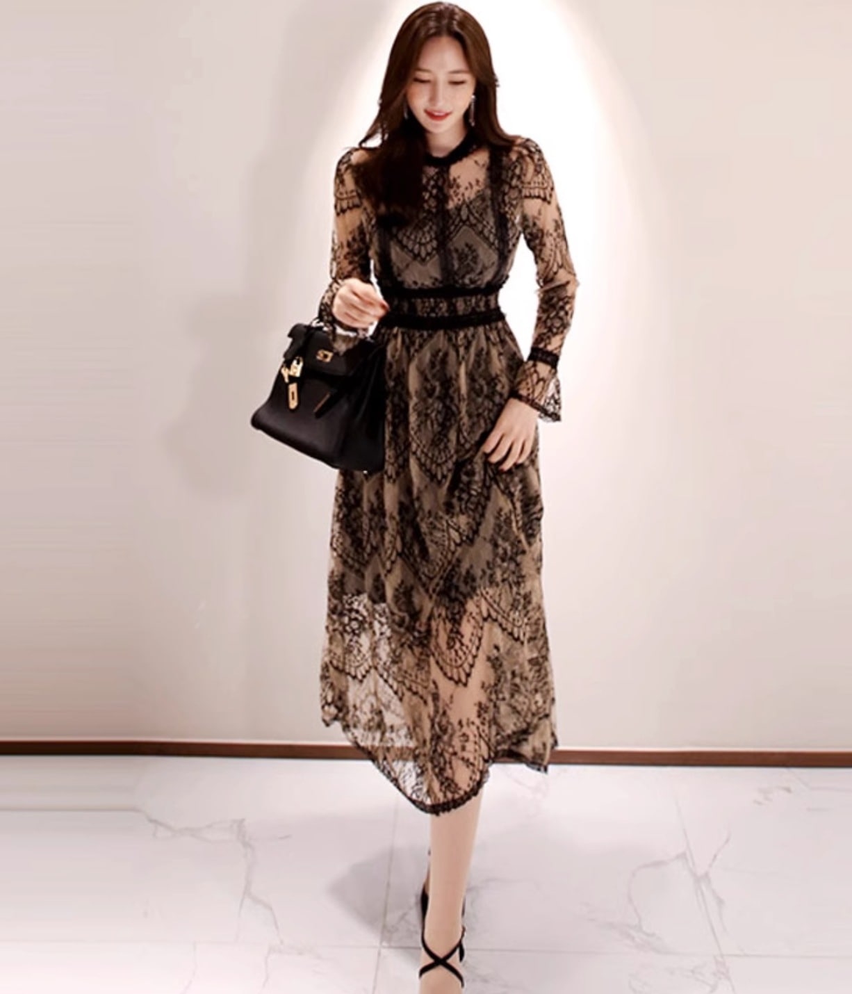 ドレス ワンピース パーティー 二次会 演奏会 発表会 ステージ 舞台 衣装 謝恩会 ラウンジ 膝下 ミモレ 長袖 ラウンドネック フレア レース ウエストマーク 透け感 シースルー 可愛い きれいめ