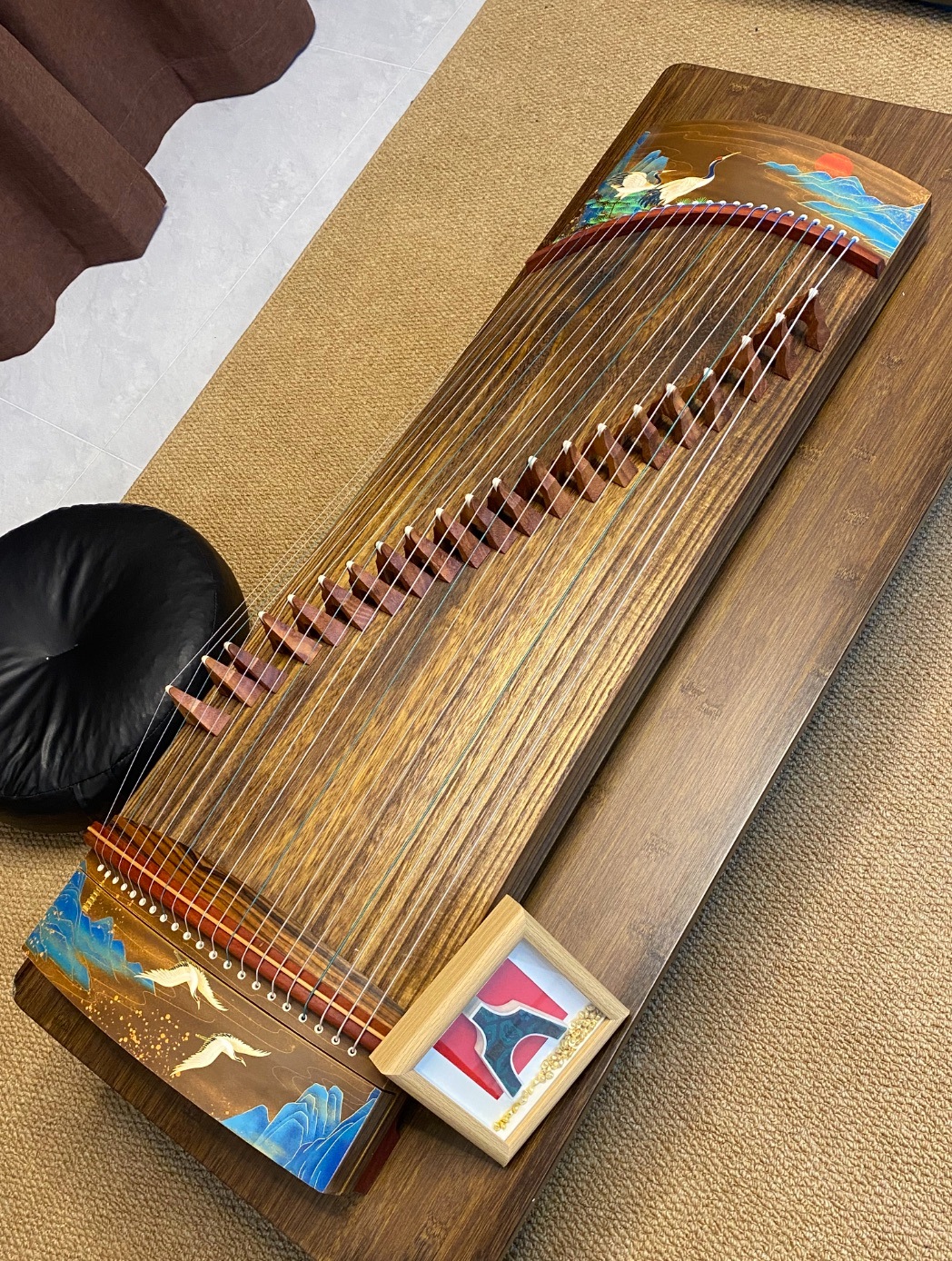 筝 100cm ツルの模様 金具と金具を合わせる 中国の弦楽器