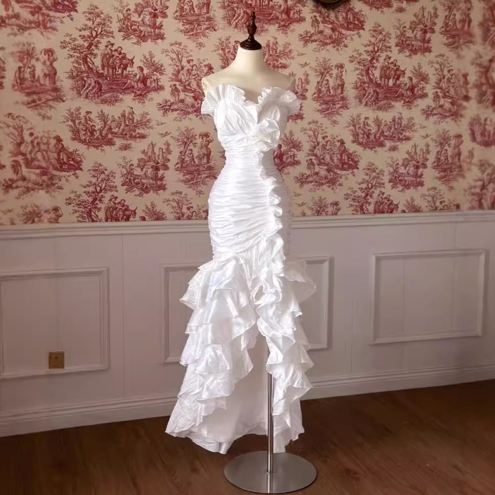 新しい中国風のモーニングドレス女性の花嫁のウェディングトーストドレス婚約ドレスフィッシュテールスカートのウェディングドレス