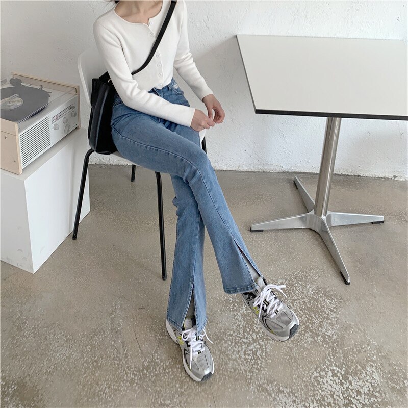 2色 ボトムス パンツ 春 夏 秋 冬 カジュアル かわいい レディース ストレートパンツ スリムパンツ デニムパンツ 無地 フロントスリット ブラック ブルー かわいい 大人可愛い シンプル カジュ