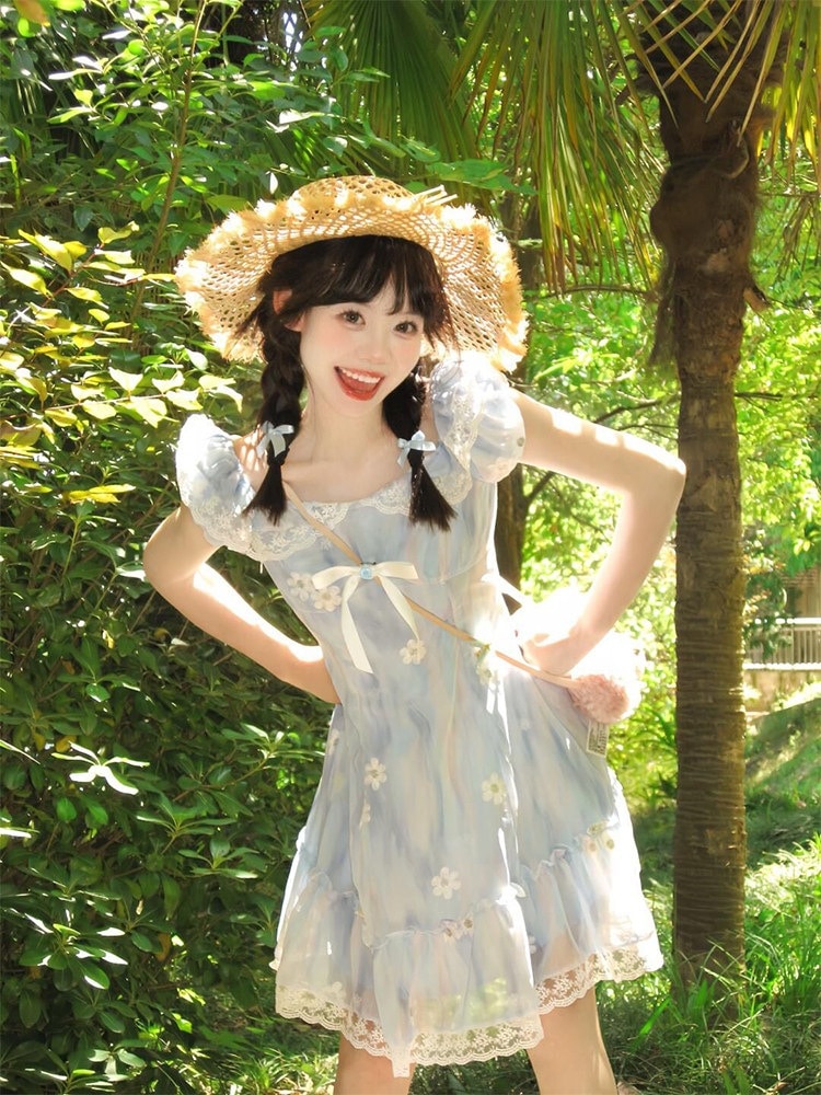甘い雰囲気のブルー小花柄パフスリーブ女性用夏物美しくユニークな素敵なドレス