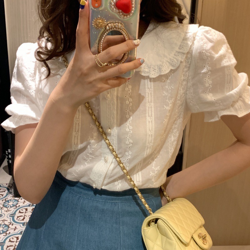 【1つ買うと10つ無料】2025夏の人形襟レース半袖シャツ女性の刺繍ゆるいレトロなトレンディ
