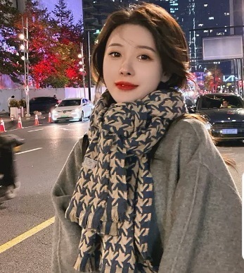 千鳥格子柄マフラー 小物 アクセント アイテム マフラー 暖かい 防寒 ブルー ブラウン グリーン かわいい きれいめ シンプル カジュアル 上品 おしゃれ かっこいい レトロ アジアン 可愛い