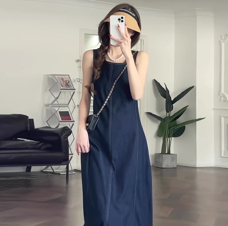 ワンピース デニムワンピ 膝下 ミモレ ミモレ丈 ロング ロング丈 袖なし ノースリーブ ストレート 細身 大人可愛い 可愛い きれいめ 大人 上品 おしゃれ お洒落 かっこいい 大人女子 こなれ感 9,188円