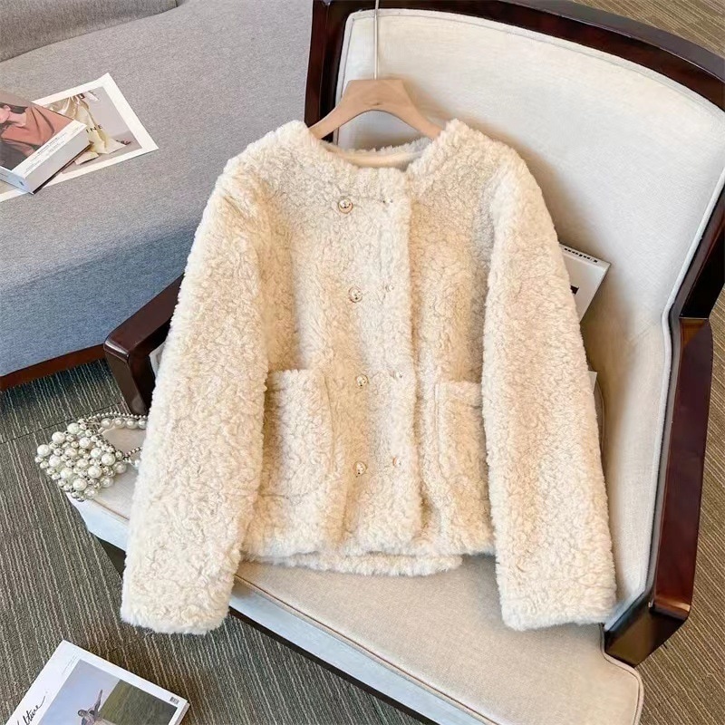 Xiaoxiangfeng ラムウールコート女性の秋と冬ショート厚い豪華な気質ハイエンドスモールトップハイエンド