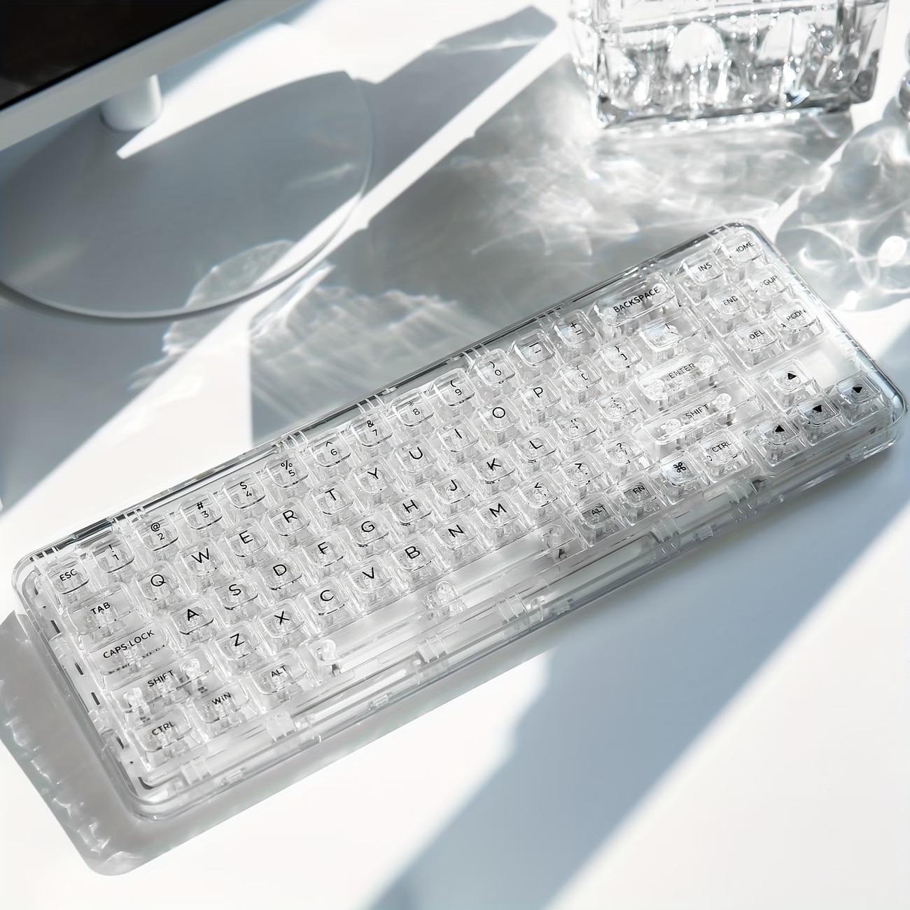 【YUNZII X71】ホワイト 透明 メカニカルキーボード透明キーキャップ結晶軸68%レイアウト（71キー）BT5.0/2.4G/USB-C有線3モード接続（ゲーム用）ガスケット構造ワイヤ