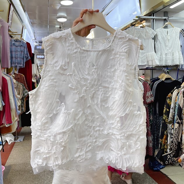 トップス ベスト 袖なし クルーネック 透け感 シースルー かわいい 大人可愛い きれいめ シンプル カジュアル 大人 上品 おしゃれ かっこいい 大人女子 こなれ感 キュート ガーリー モード系