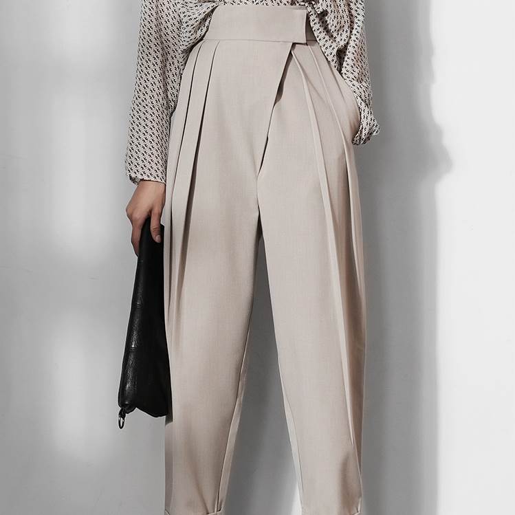 タック テーパード パンツ ボトムス テーパードパンツ ワイド ウエストマーク ポケット ハイウエスト かわいい 大人可愛い きれいめ シンプル カジュアル 大人 上品 おしゃれ お洒落 かっこいい