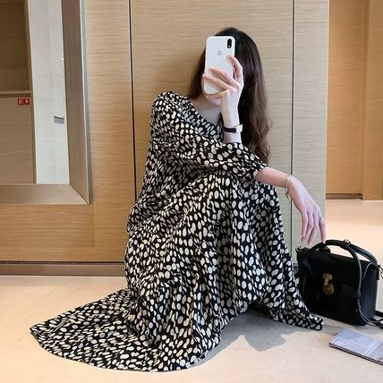 ティアード ドット ワンピース ゆったり 春秋クルーネック ドット（水玉） Aライン パフスリーブ フレア七分丈 長袖 ミディアム パーティースタイル ホームパーティーアイテム ミモレ丈