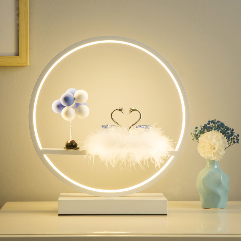 プレゼント北欧の寝室のベッドサイド カウンター ランプ クリエイティブ インテリジェント モダン イン ガーリー スタイル ウェディング ウェディング ギフト 学習 テーブル ランプ