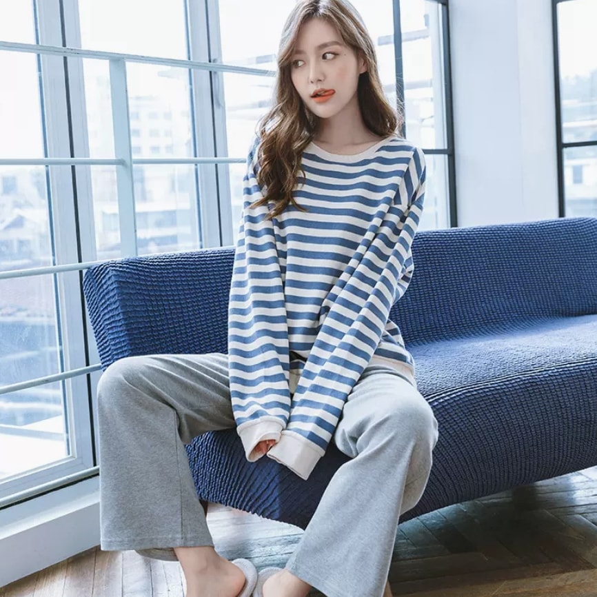 トップス デート Tシャツ カットソー ワイドパンツ 袖あり 長袖 かわいい 大人可愛い きれいめ シンプル カジュアル 大人 上品 おしゃれ お洒落 主役級 存在感 春 秋 10代 20代 30代パジャマ