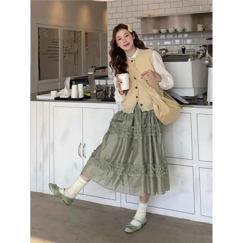 プレッピーでフレッシュレトロでアーティスティックなレディース用レイヤードニットベスト長袖シャツと重ね着して春にぴったりです