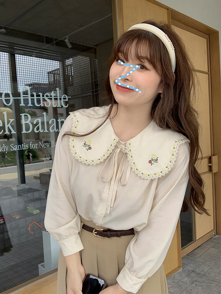 トップス シャツ ブラウス 長袖 襟付き ビッグカラー ワイド レース 刺繍 リボン 前開き かわいい 大人可愛い シンプル カジュアル おしゃれ お洒落 大人女子 こなれ感 ラブリー キュート