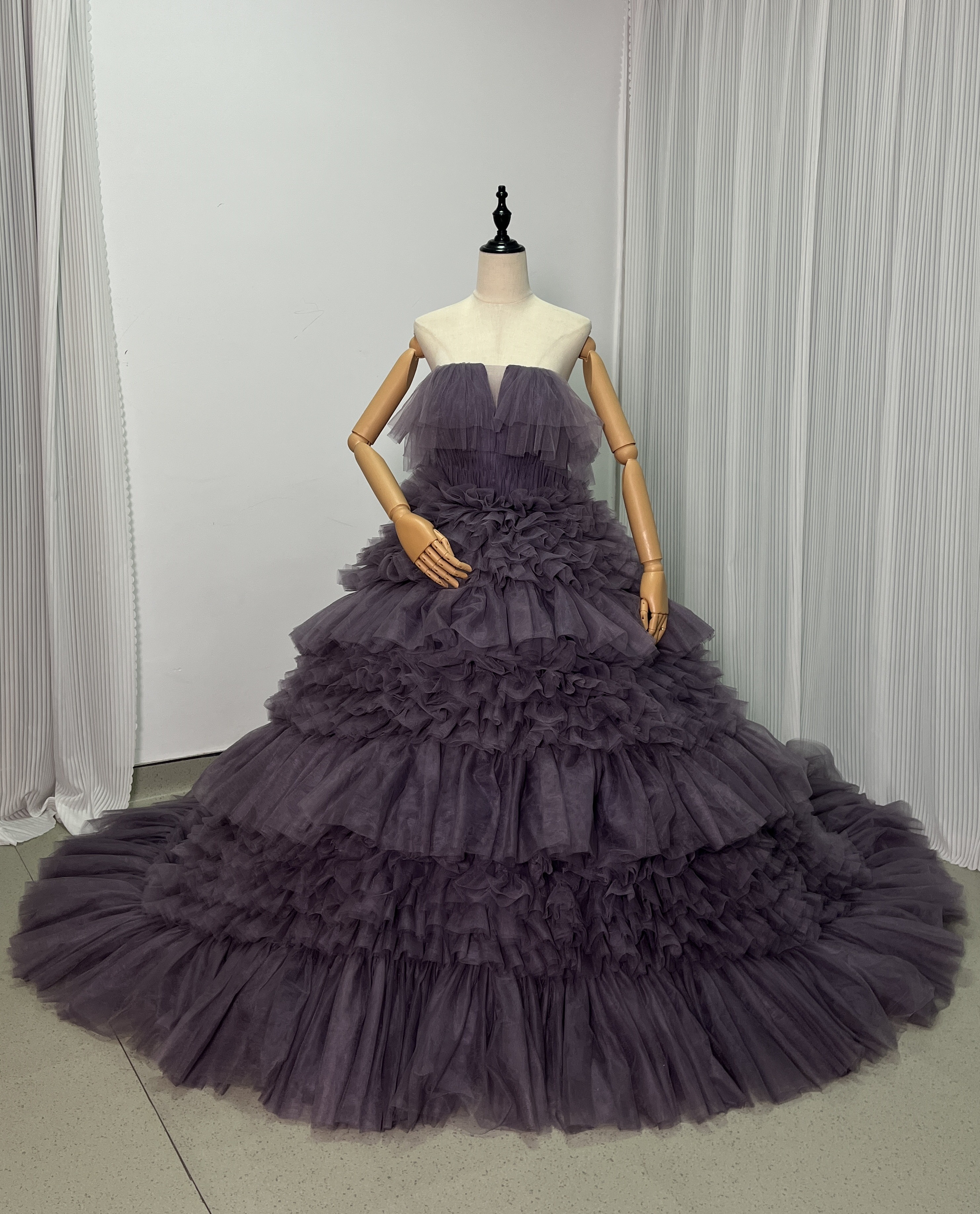 人気上昇！パープル カラードレス ベアトップ ラッフルフリル 花嫁 前撮り ボリュームドレス