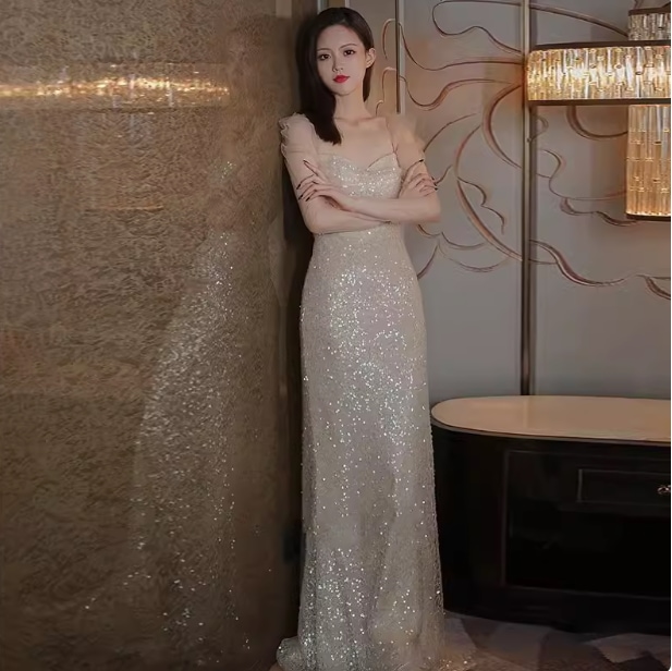 ロングドレス 半袖 ラメ 韓国 レディース かわいい 大人可愛い きれいめ シンプル 上品 おしゃれ 成人式 花嫁 二次会 発表会 パーティー イベント リゾート 女子会 発表会 美脚 脚長 清楚