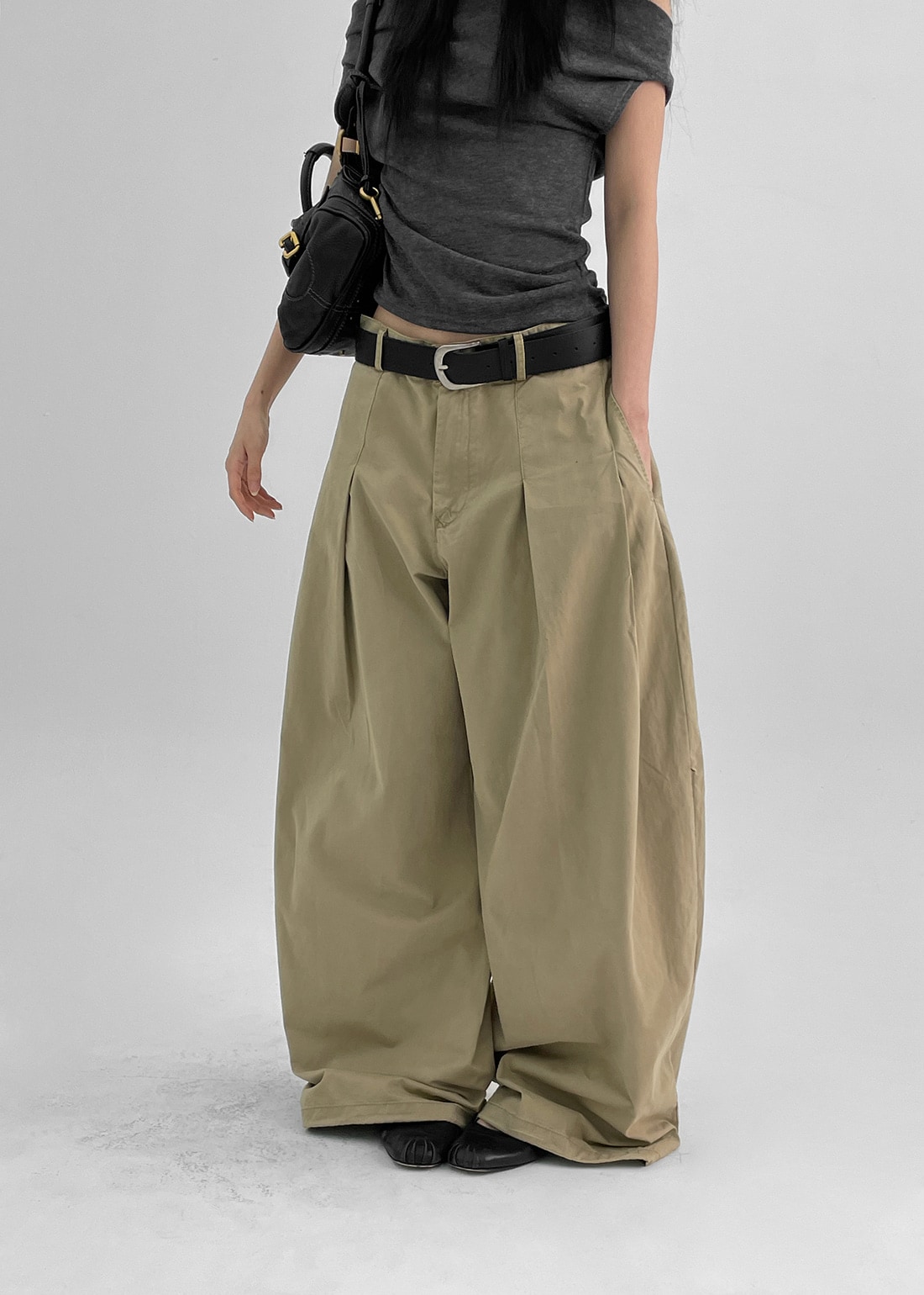 (UNISEX)ジェリアピンタックツーウェイバルーンコットンパンツ