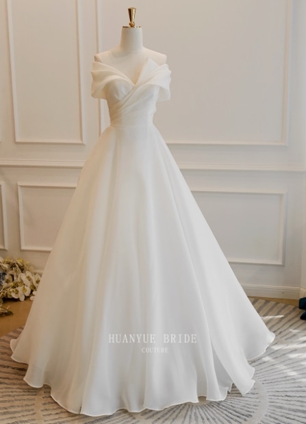 ウェディングドレス オフショルダー Aライン 上質オーガンジー ロング スレンダーライン 二次会