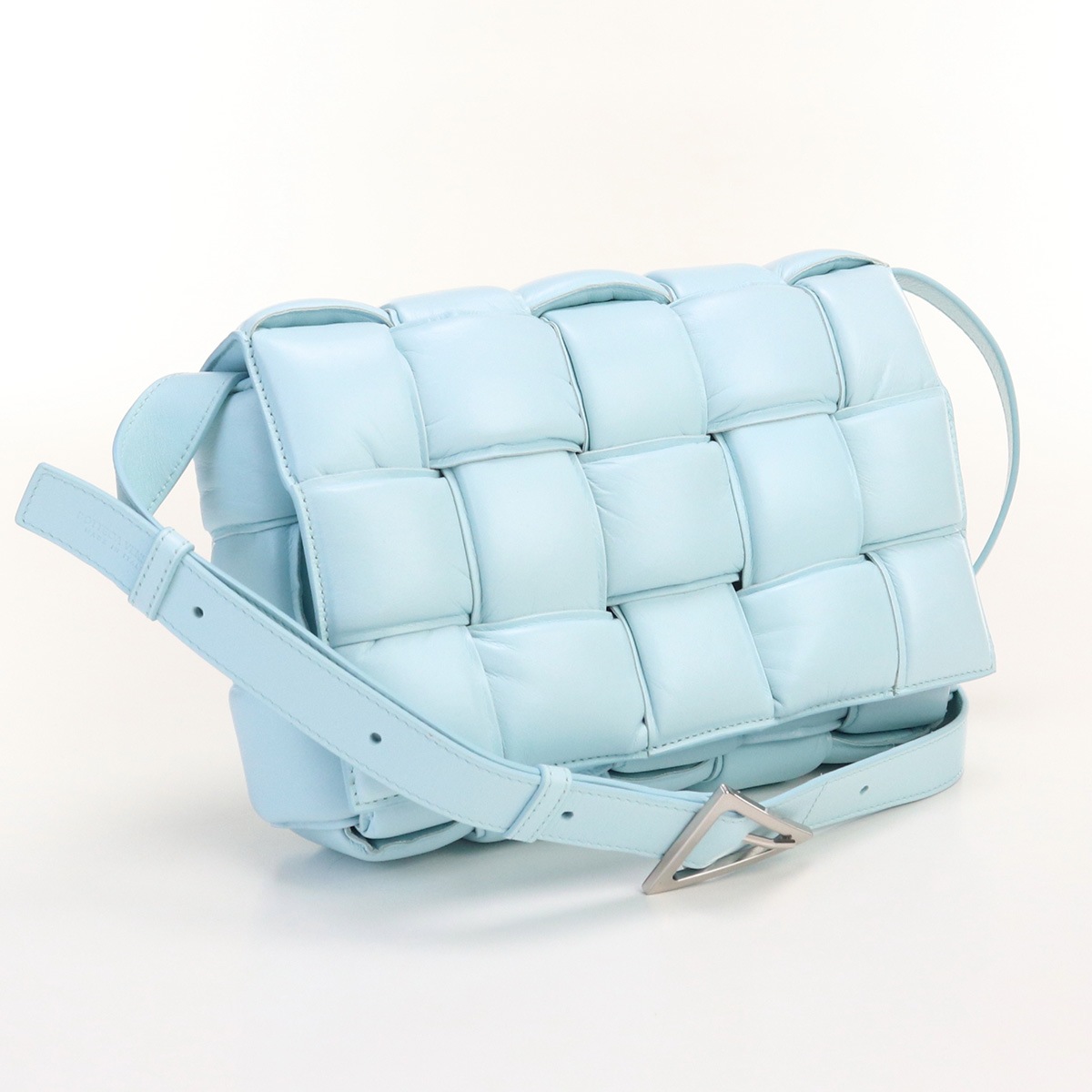 BOTTEGA VENETA ボッテガ・ヴェネタ イントレチャート パデッドカセット 591970 VCQR1 ショルダー レザー ブルー【中古】 レディース