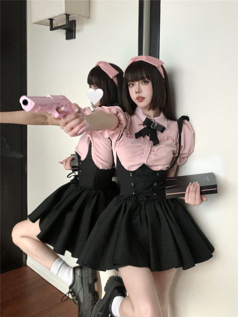 スカート セット 2024 夏 新入荷 可愛い 着痩せ ロリー シャツ ブラックストラップスカート 韓国ファッション 二点セット レディース サンタコスプレ