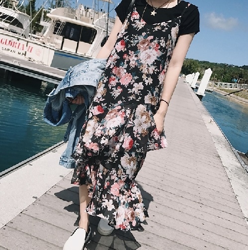 1163．花柄キャミソールワンピース（ブラック）