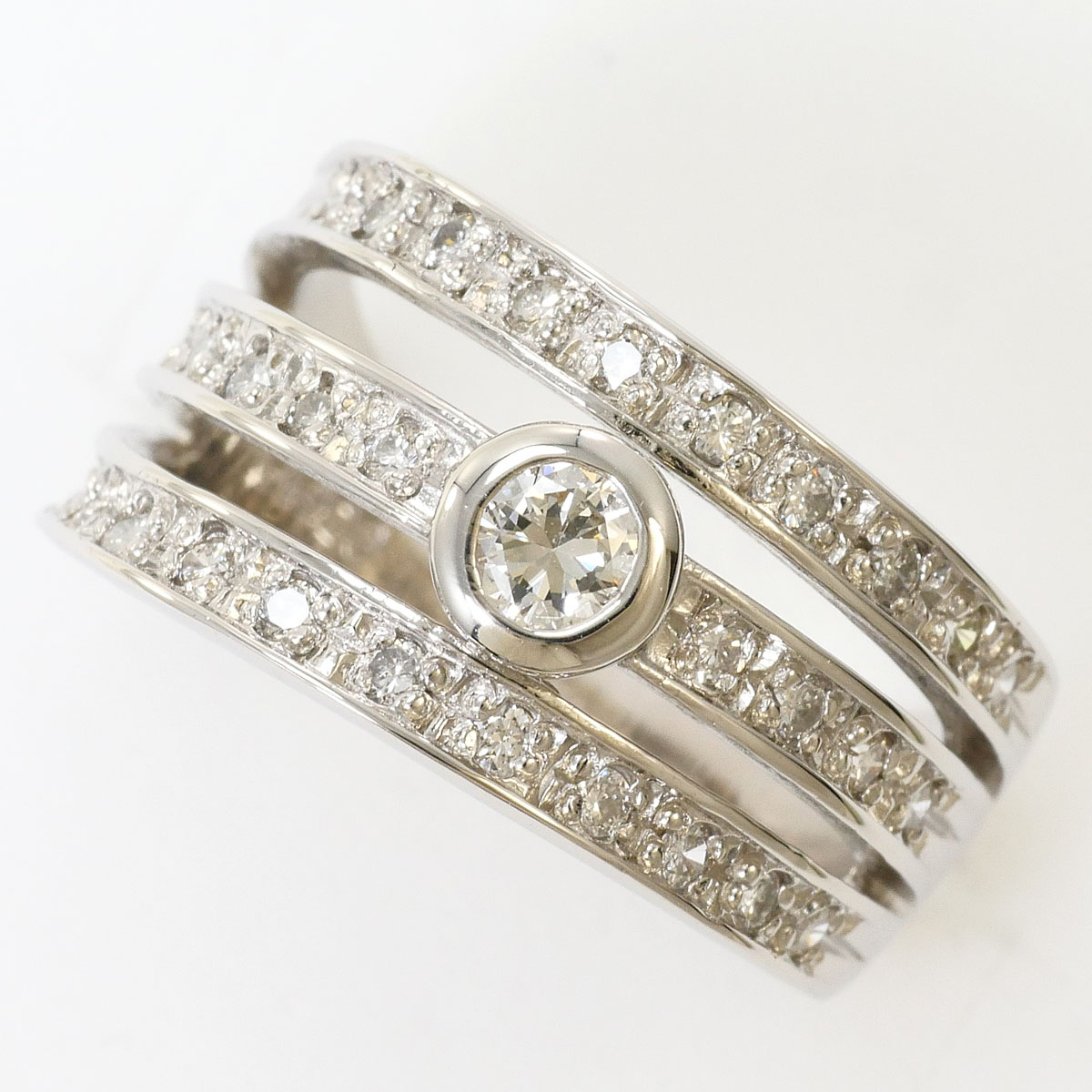PT900 プラチナ リング・指輪 4.5号 ダイヤモンド 0.33 ct 鑑別書 総重量約5.3g 中古