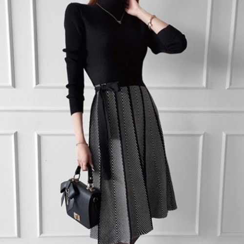 2020年秋　冬　モノトーン プリーツ スカート ドッキング ワンピースウエスト リボン　大きめプリーツが大人キレイなドッキングワンピース　上品なデザインでウエストマークできる　レディライクに着こなせ