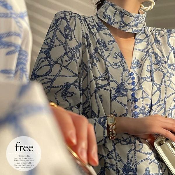 ブラウス トップス シャツ レディース 春 おしゃれ きれいめ 長袖 タイ Vネック ボタン 柄 総柄 スカーフ柄 エレガント 上品 上質 ホワイト ブルー ナチュラル