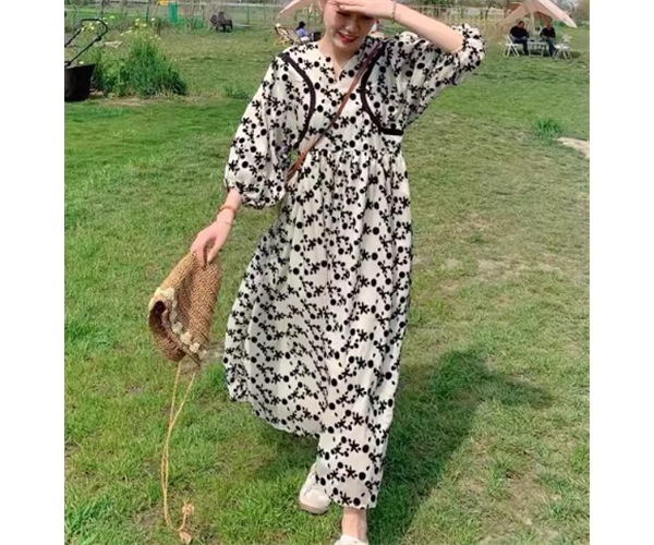 レディース ワンピース プルオーバー ロング 半袖 5分袖 Vネック Aライン フェミニン かわいい 大人可愛い カジュアル おしゃれ レトロ ラフ ガーリー ルーズ 個性的 存在感 キュート 8,482円