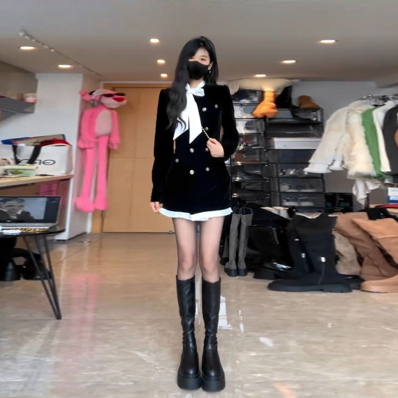 Xiaoxiang 秋と冬の女性のためのヘップバーン スタイルのドレス小さな黒いスカートの完全なセットと冬の終わりに着る小柄な人のための新しいスタイルF94