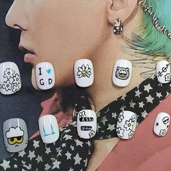 Qoo10] [急速出荷]g-dragonネイルシール