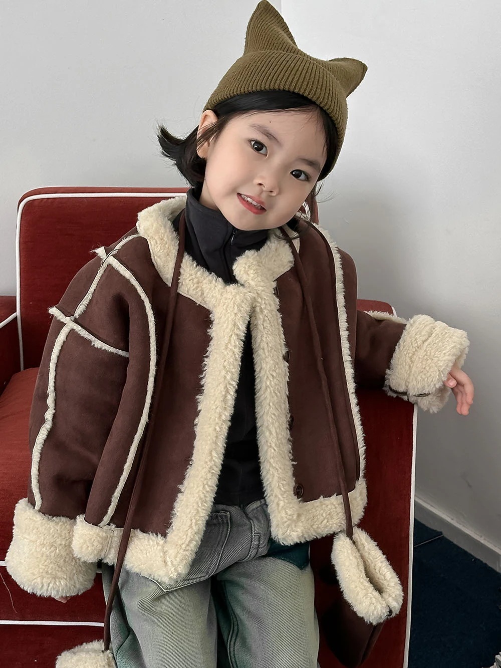 手袋を贈る2024秋冬新型韓国版男女子供用ギャザーショートタイプ複合毛皮一体コート裏起毛