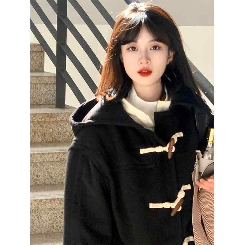 秋冬 コーデ レディース ファッション オシャレ 服 カワイイ シンプル 大人カワイイ 大きいサイズ ブラックホーン ボタン ウール コート