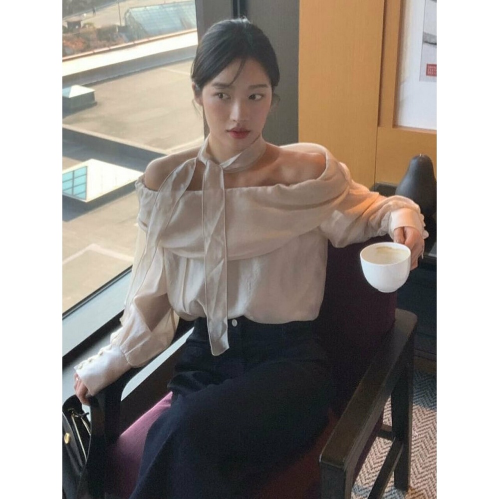 レターフロムムーングリッターオフショルダースカーフブラウス (2色)