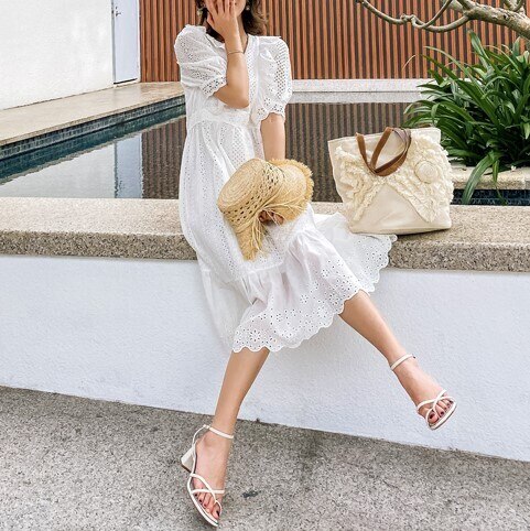 ティアードワンピース ワンピース 半袖 夏 かわいい aライン Aライン フレア 膝下 ミモレ丈 パフスリーブ 萌袖 Vネック フレア セミフレア Aライン 切り替えデザイン レース 白 ホワイト S