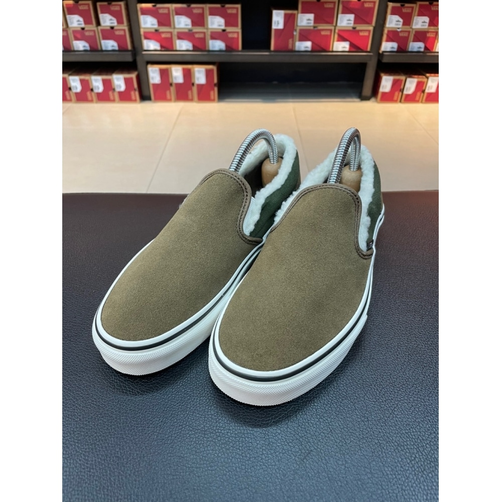 バンズ (ユニセックス) クラシックスリッポンスニーカー (シェルパカンガルー) (VN0009Q7BYW)