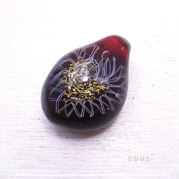 金箔 レースガラス 赤 レッド ペンダントトップ ガラス とんぼ玉 ハンドメイド // ガラスアート COOL