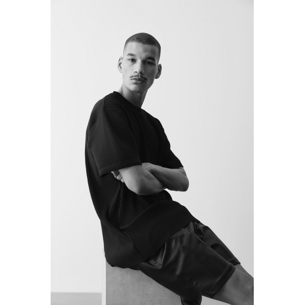 H&M ルーズフィットプリーツTシャツブラック