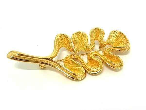 ブローチ - メタル - リーフモチーフ ゴールド コサージュ 華やか ゴージャス ブランド 小物 結婚式 アクセサリー 誕生日プレゼント 贈り物 レディース フォーマル【本物保証】