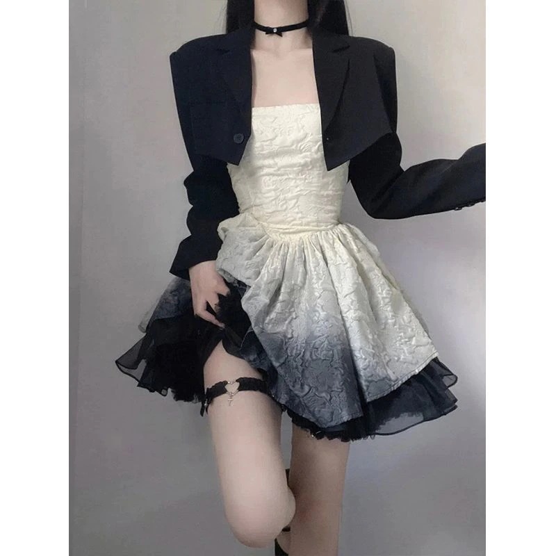 愛されドッキングワンピーススーツレディース秋の新作高級感ショート丈スーツウエストポンポンキャミソールワンピース2着 4,731円